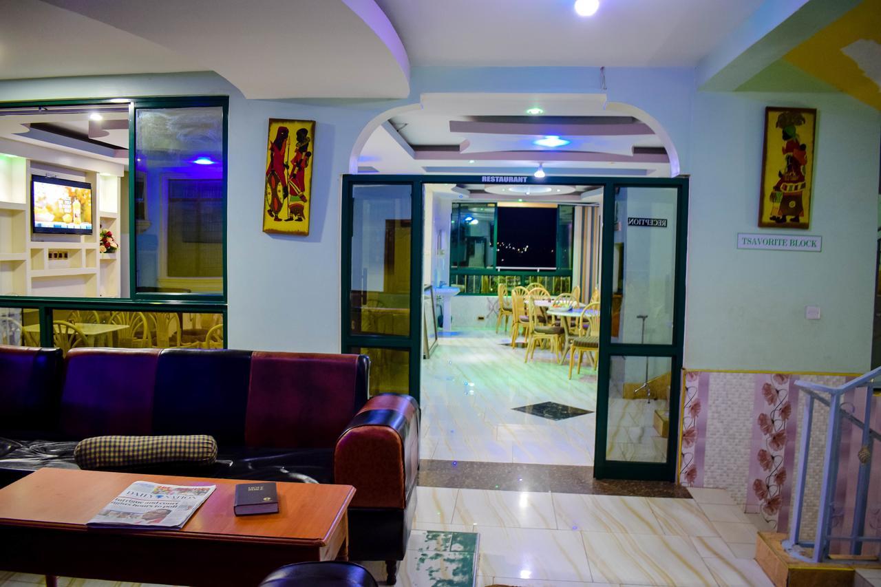 The Joy Hotel Voi Buitenkant foto